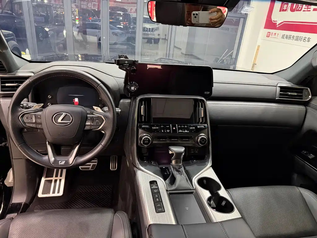 Lexus LX 2025 — фото 10
