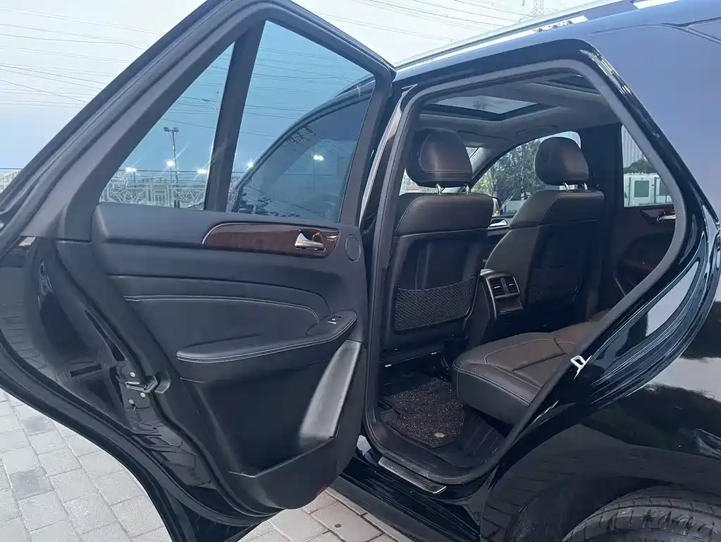 Mercedes-Benz M-Class 2015 — фото 14