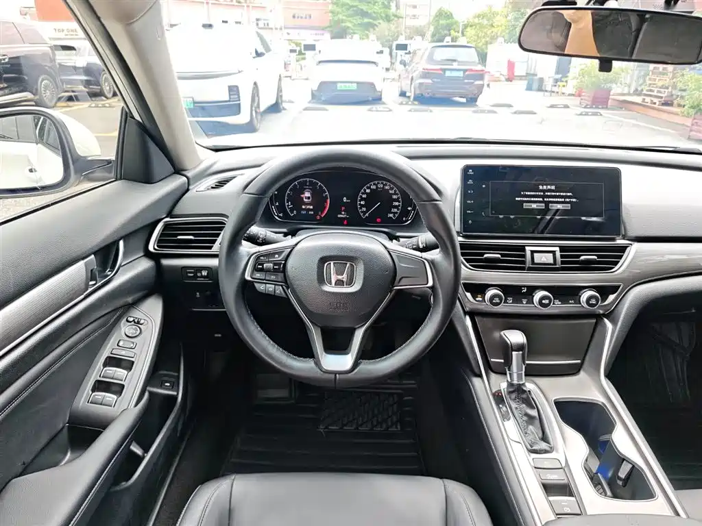 Honda Accord 2022 — фото 18