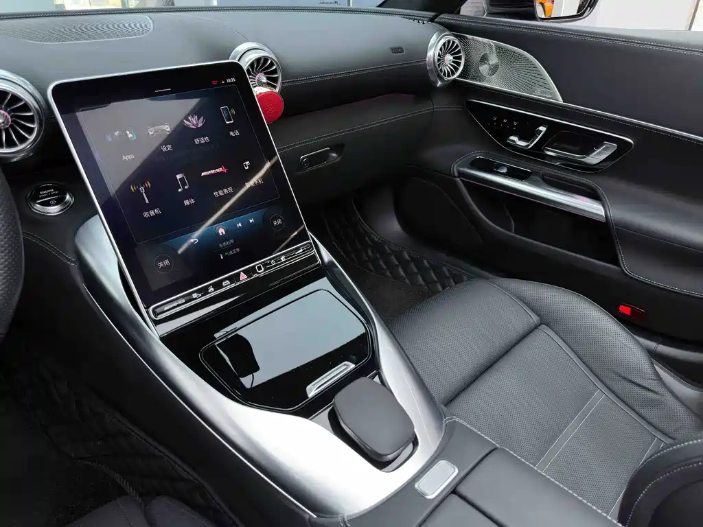 Mercedes-Benz SL-Class AMG 2025 — фото 24