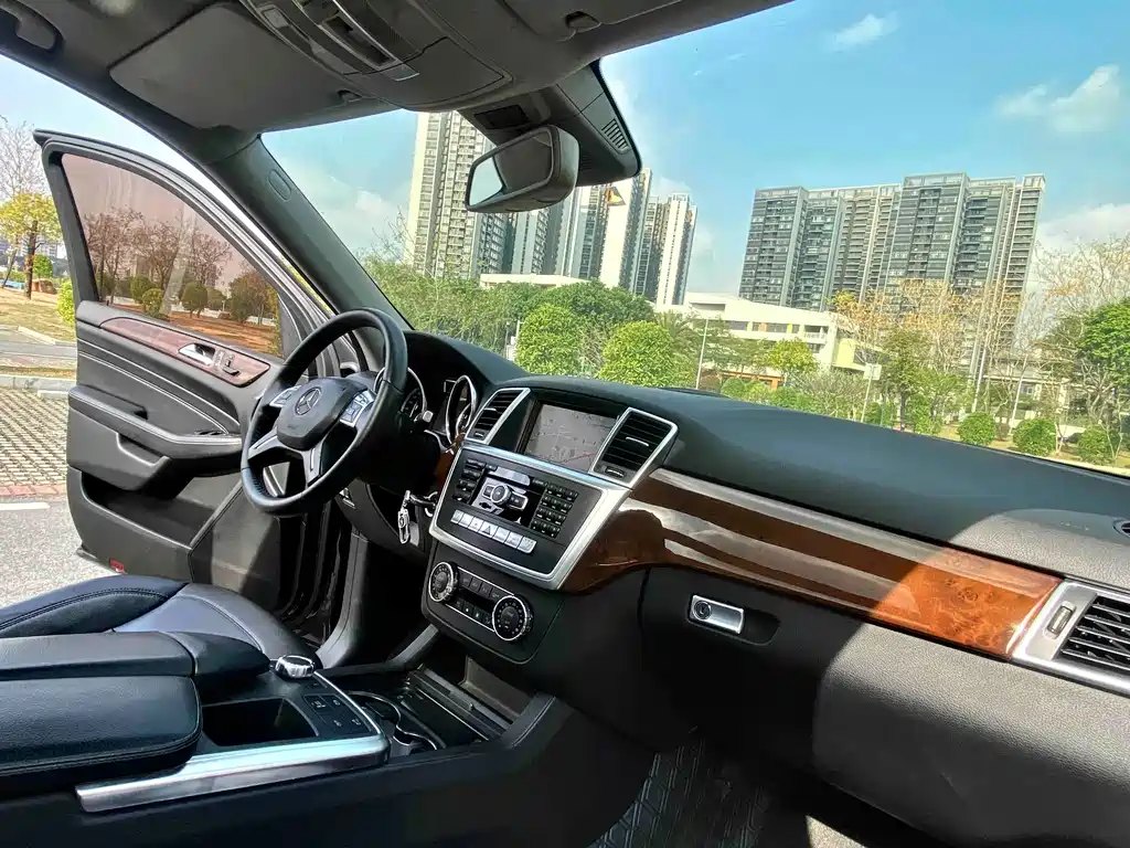 Mercedes-Benz M-Class 2012 — фото 14