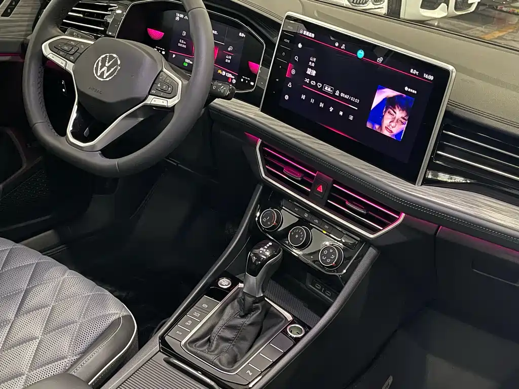 Volkswagen Sagitar 2024
