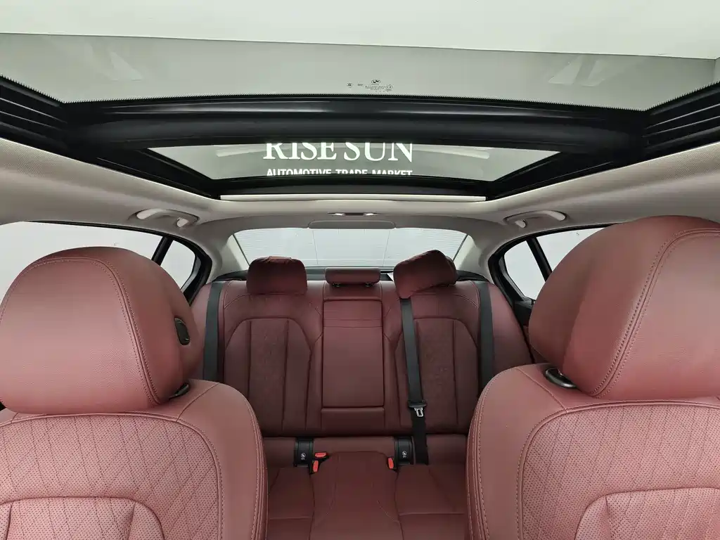 BMW 3 Series 2023 — фото 10