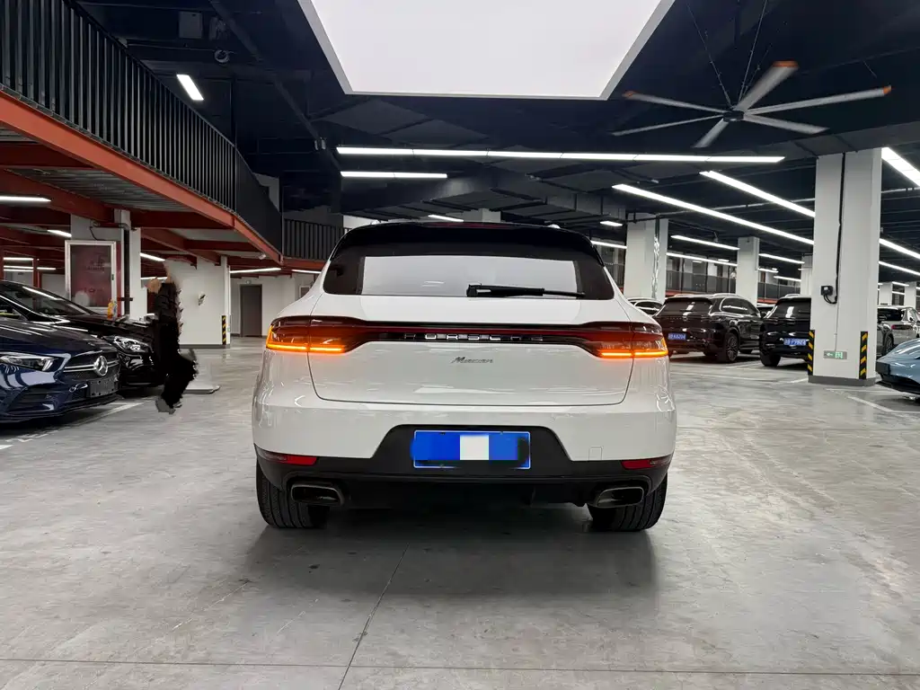 Porsche Macan 2019 — фото 25