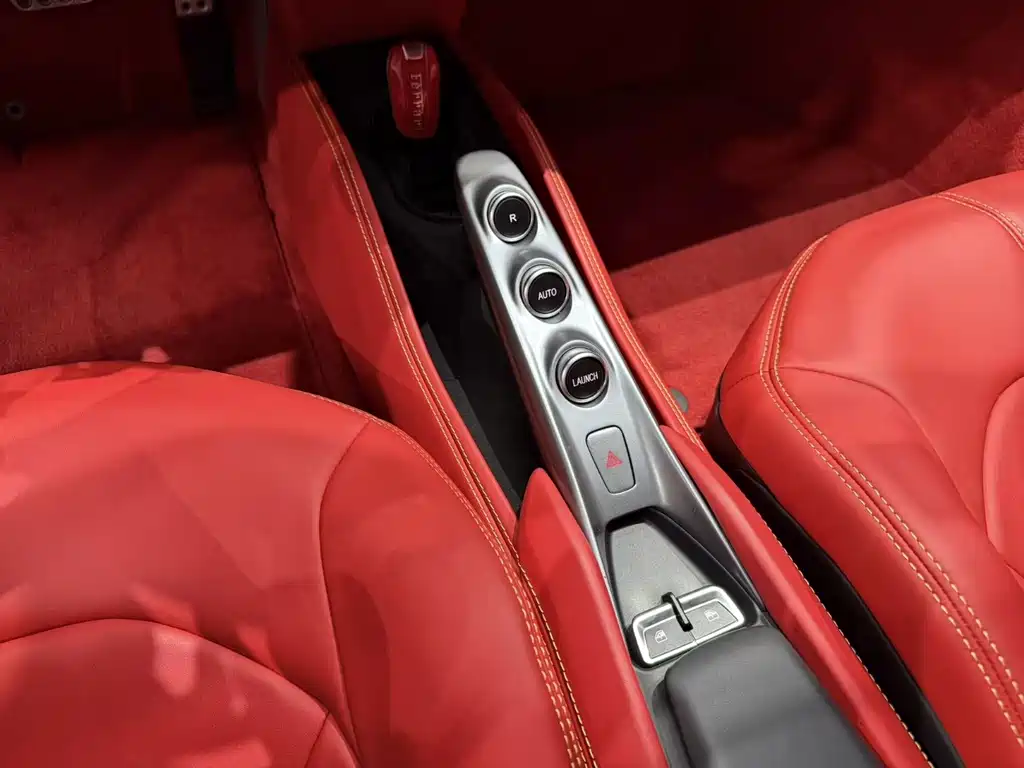 Ferrari F8 2020 — фото 12