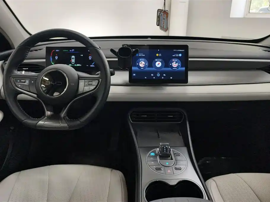 BYD Seal 05 DM-i 2025 — фото 12