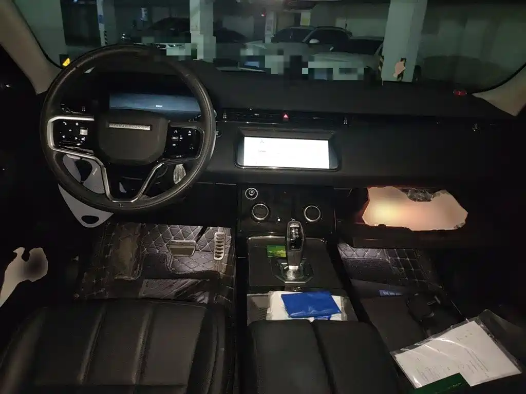Land Rover Evoque 2023 — фото 10