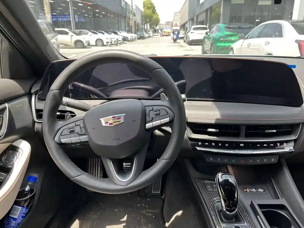 Cadillac CT5 2025 — фото 10