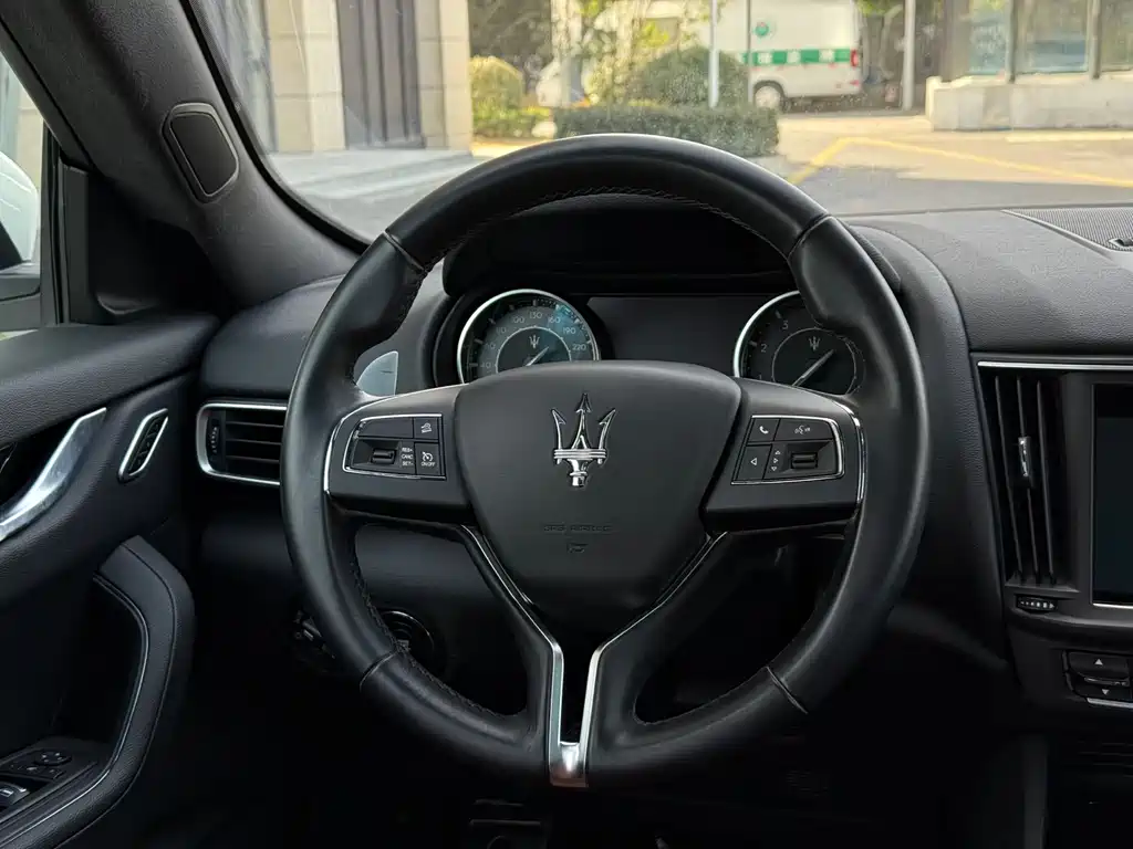 Maserati Levante 2022 — фото 10