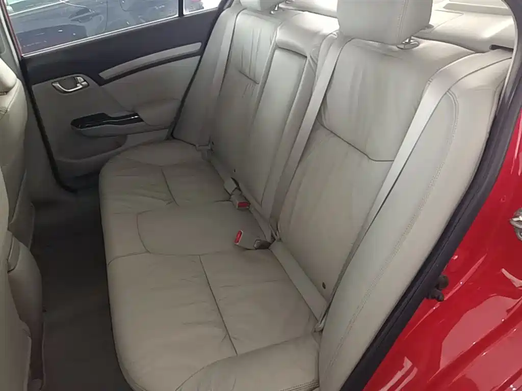 Honda Civic 2014 — фото 17