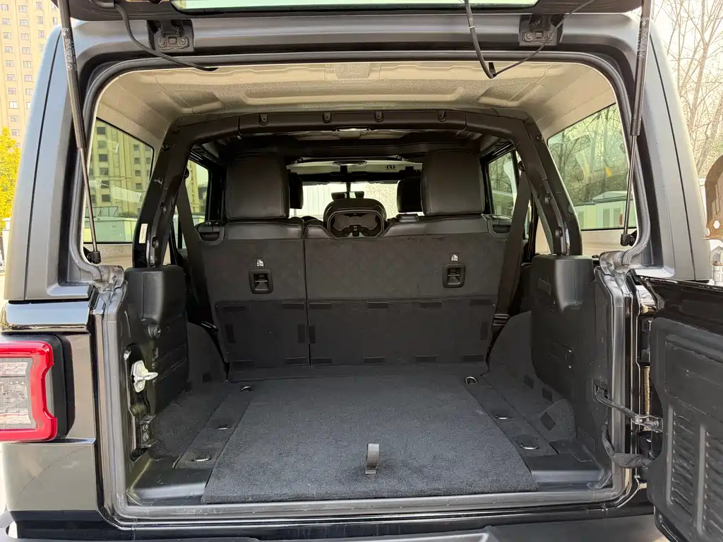 Jeep Wrangler 2021 — фото 18