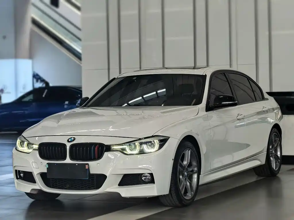 BMW 3 Series 2018 — фото 1