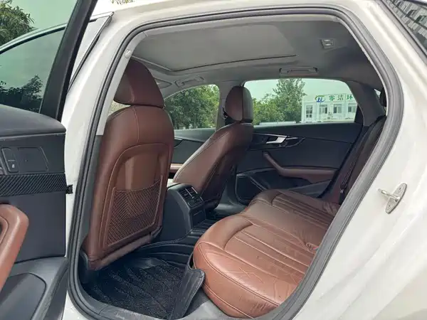 Audi A4L 2019
