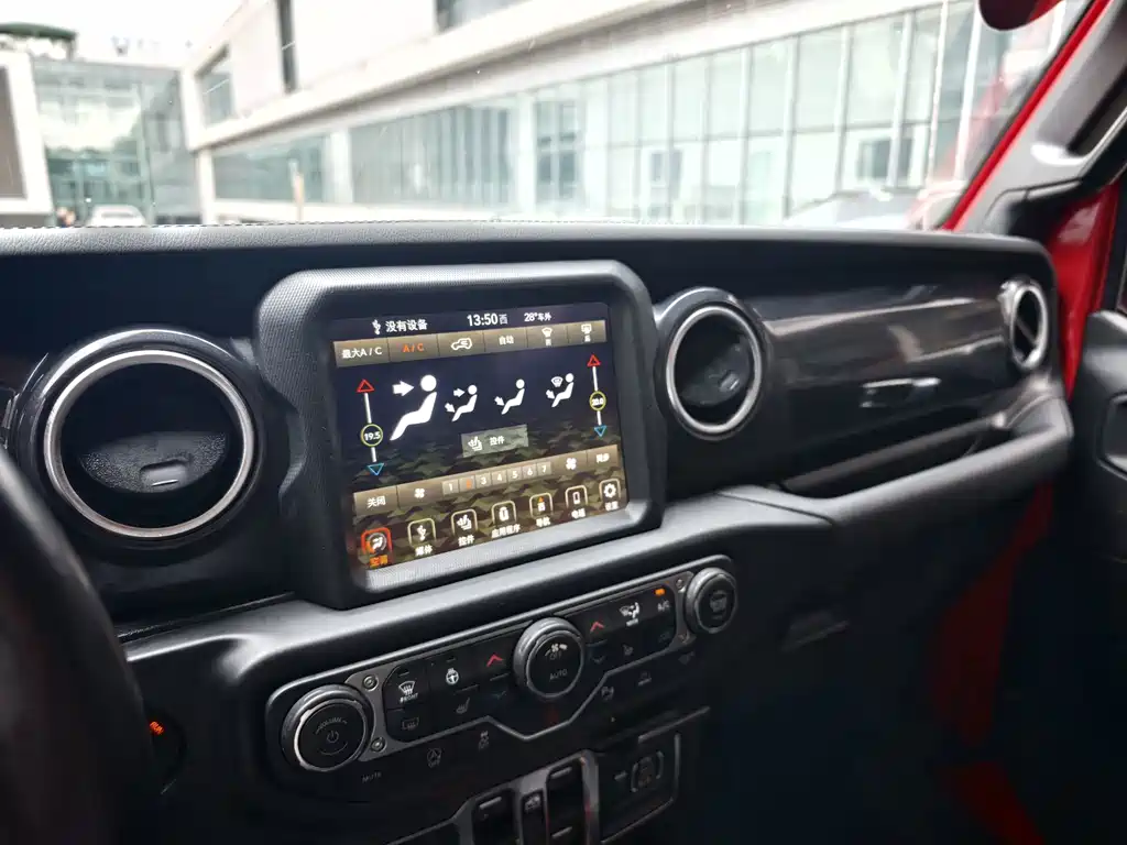 Jeep Wrangler 2024 — фото 11