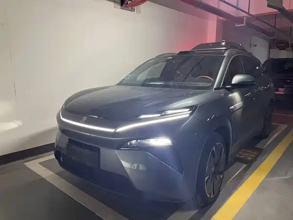 BYD Tang L 2025
