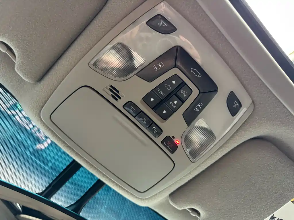Toyota Sienna 2011 — фото 27