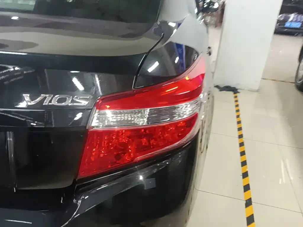 Toyota Vios 2015 — фото 8