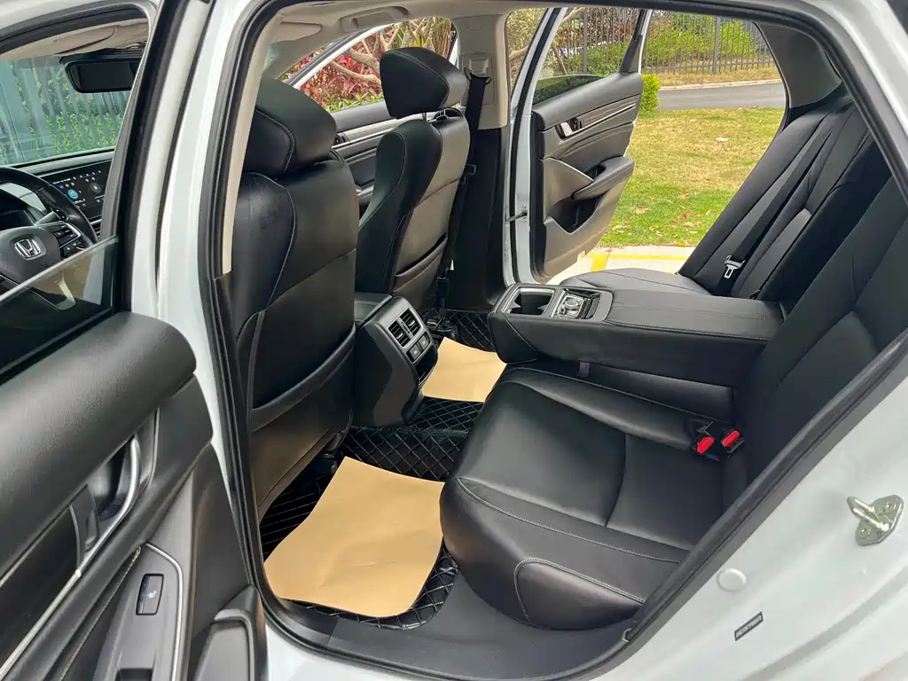 Honda Accord 2023 — фото 12