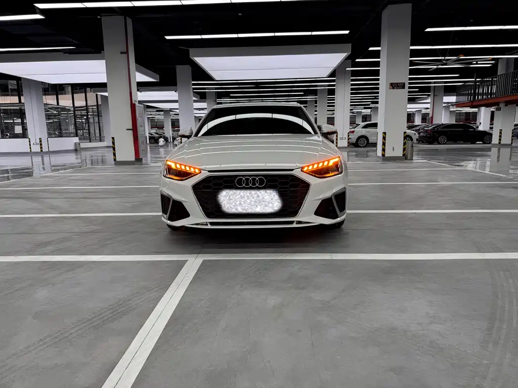 Audi A4L 2020