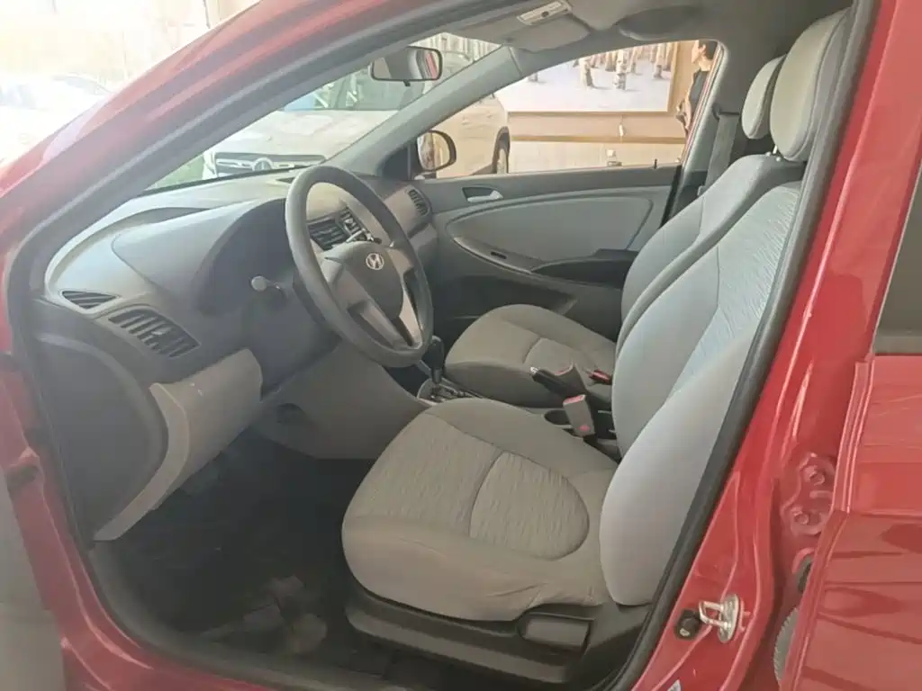 Hyundai Accent 2016 — фото 15