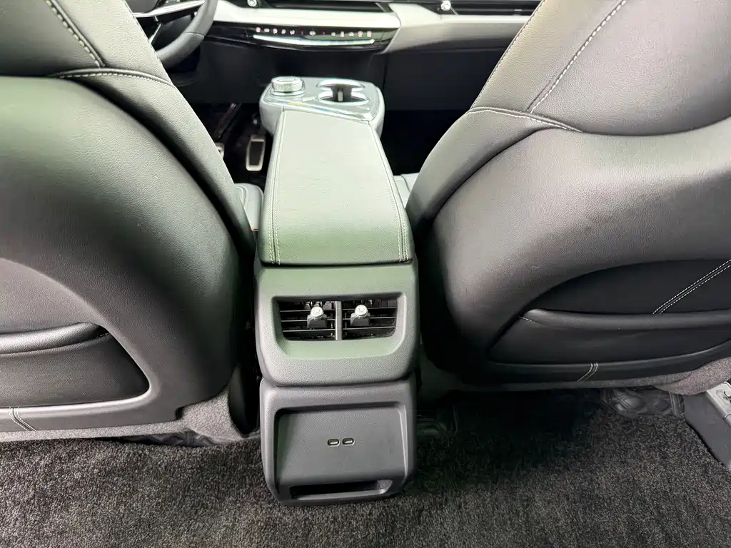 Cadillac IQ Aoge 2024 — фото 15