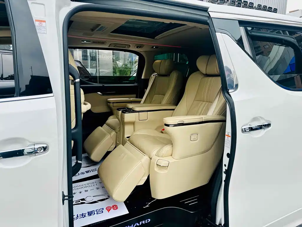 Toyota Alphard 2019 — фото 8
