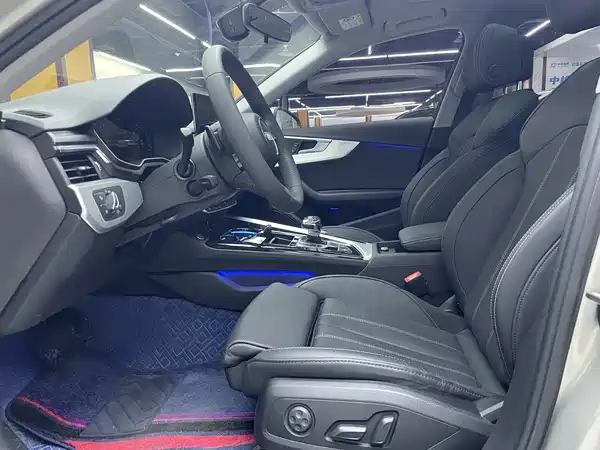 Audi A4L 2020