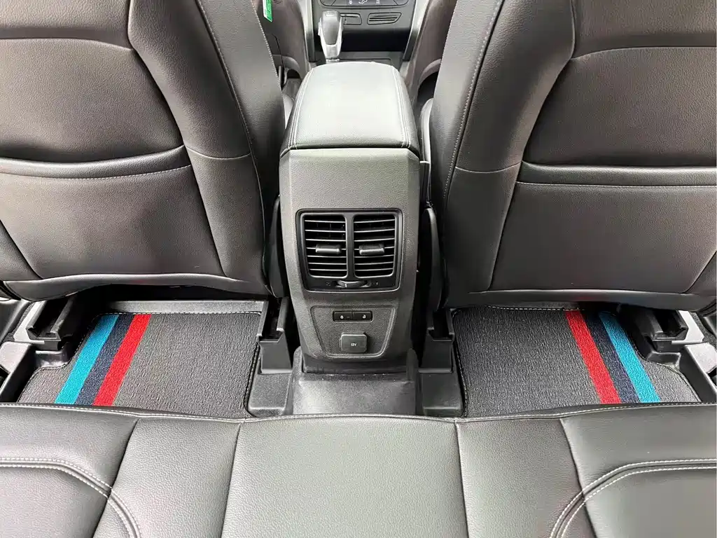 Ford Kuga 2018 — фото 24