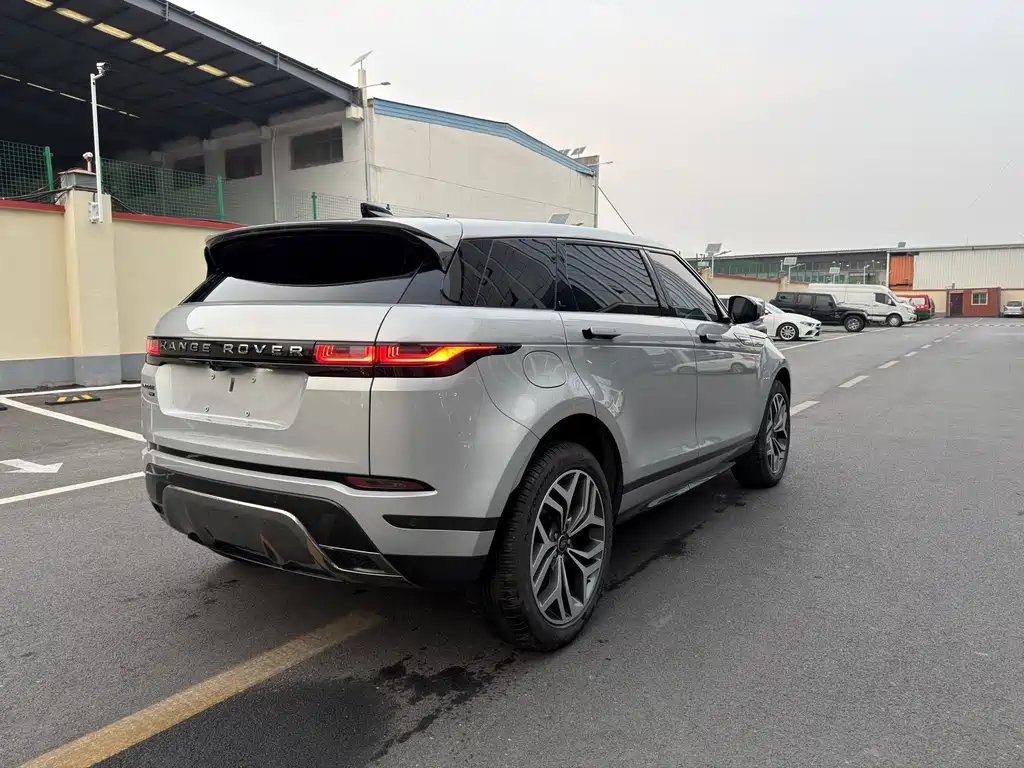 Land Rover Evoque 2024 — фото 13