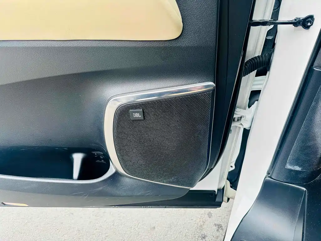 Toyota Alphard 2019 — фото 13