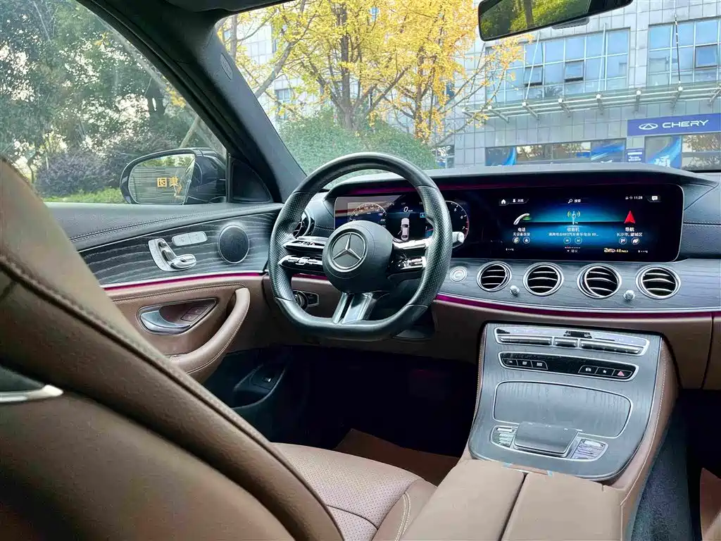 Mercedes-Benz E-Class 2022 — фото 9
