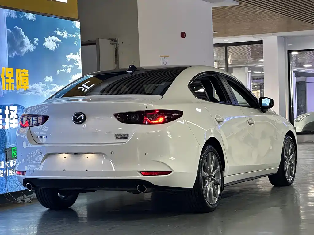 Mazda 3 Axela 2023