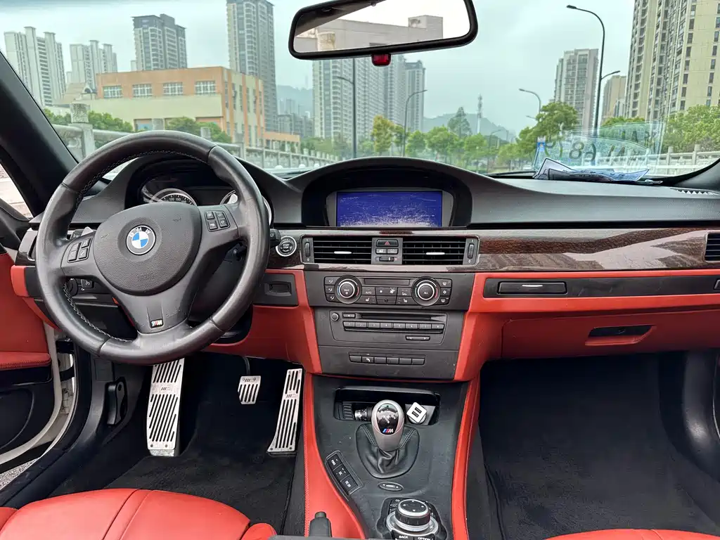 BMW M3 2011 — фото 17