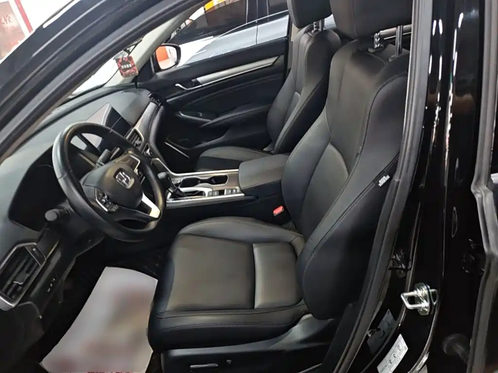 Honda Accord 2022 — фото 15