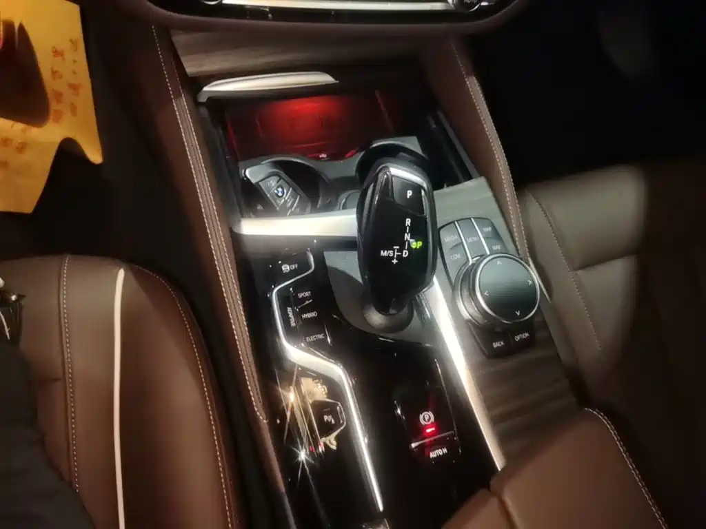 BMW 5 Series New Energy 2023 — фото 14