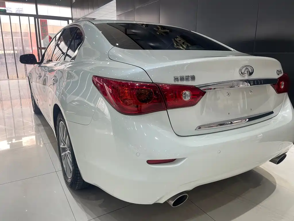 Infiniti Q50L 2017 — фото 12