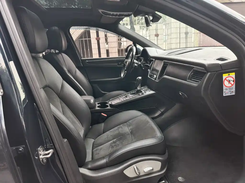 Porsche Macan 2017 — фото 11