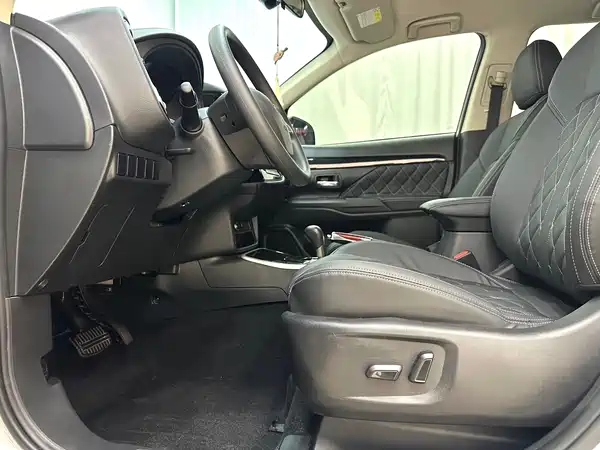 Mitsubishi Outlander 2022