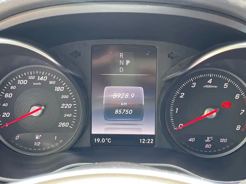 Mercedes-Benz C-Class 2018 — фото 11