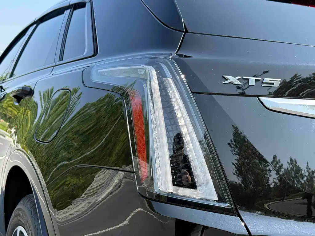 Cadillac XT5 2024 — фото 3