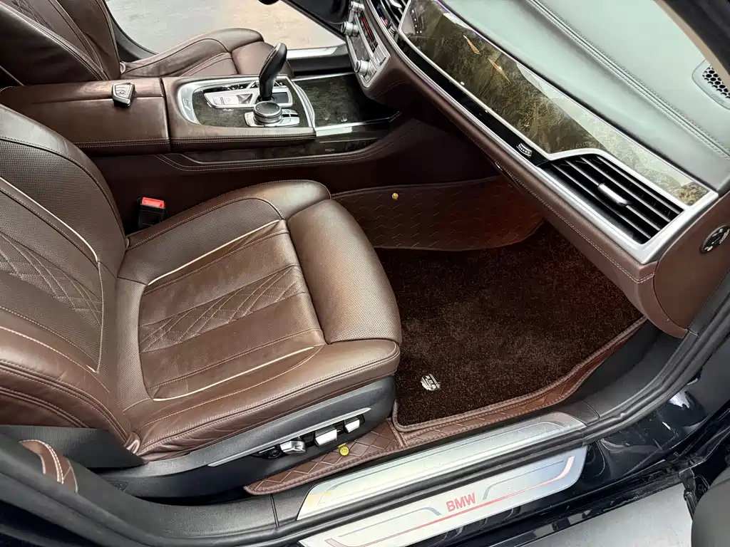 BMW 7 Series 2016 — фото 23