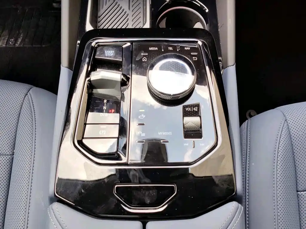 BMW i5 2024 — фото 11