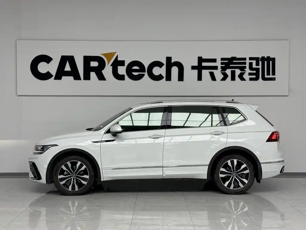 Volkswagen Tiguan L 2023 — фото 2