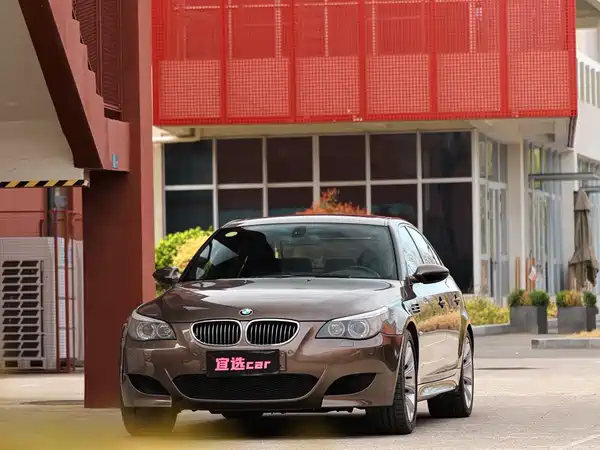 BMW M5 2005