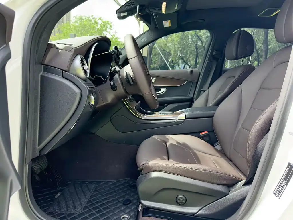 Mercedes-Benz GLC 2023