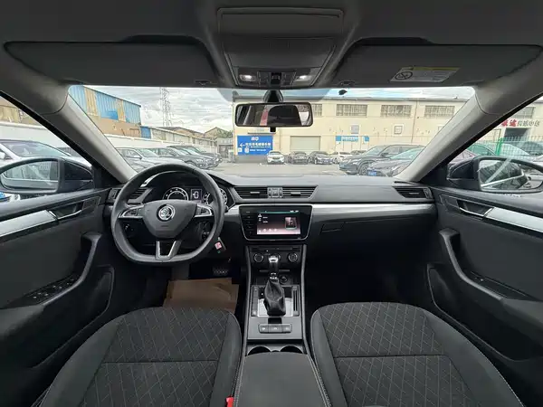 Skoda Superb 2021