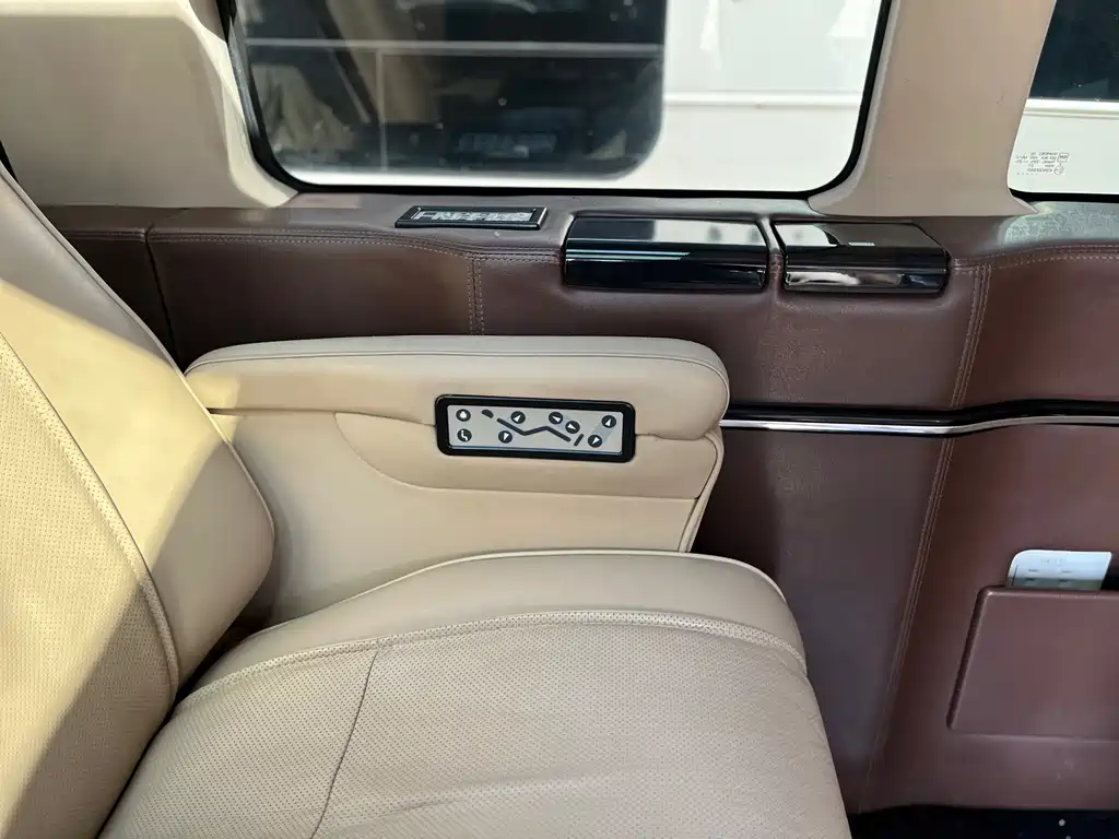 GMC Savana 2015 — фото 15