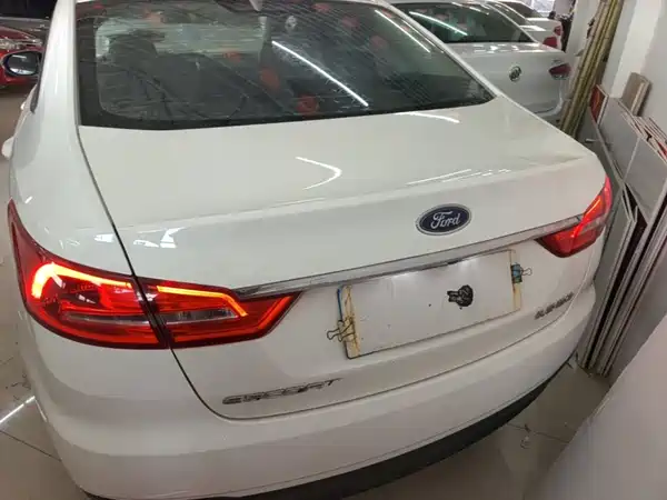 Ford Escort 2021