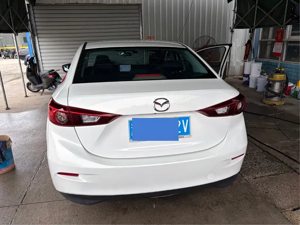 Mazda 3 Axela 2016 — фото 9