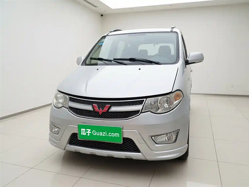 Wuling Hongguang 2014